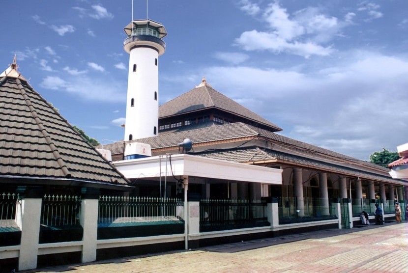 Masjid Ampel Surabaya Yang Terkenal Inilah 5 Fakta Menariknya